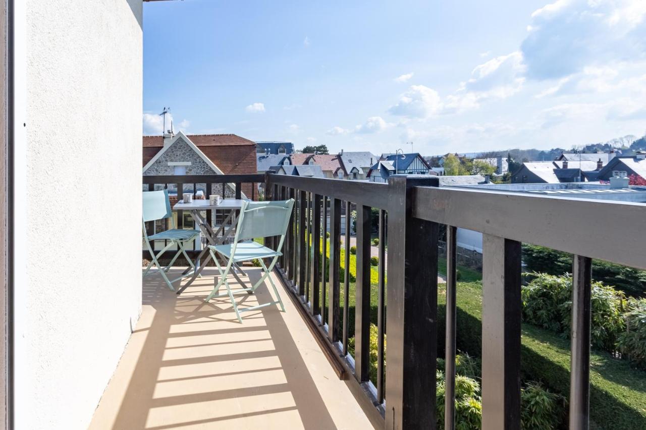 Le Carrousel - Appartement Avec Studio Attenant Довиль Экстерьер фото